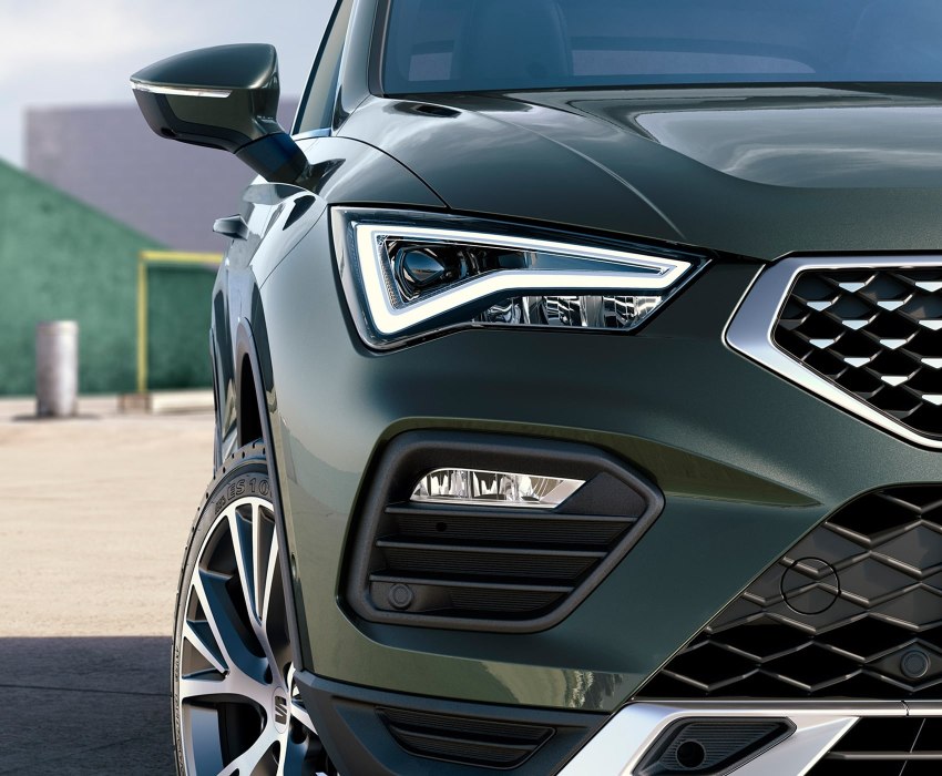 SEAT Ateca SUV exterior image close up view of front light