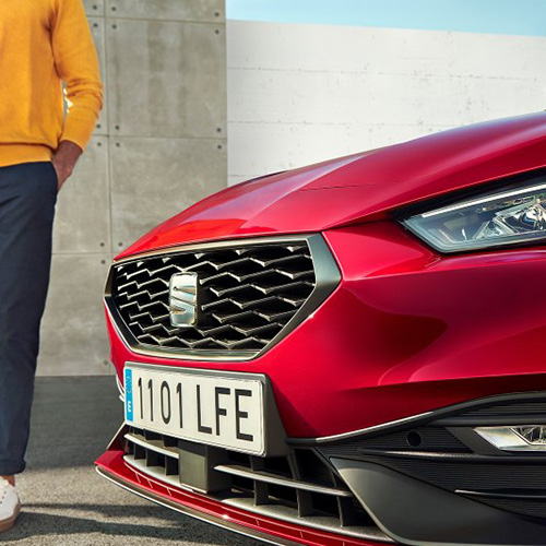 SEAT New Leon Estate - Front grille